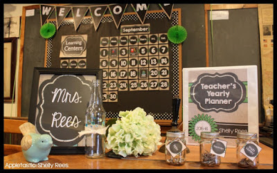 Chalkboard and Burlap Classroom Theme Decorations: Teacher Yearly Planner